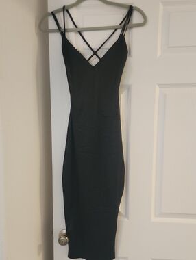 Windsor Black Strappy V-Neck Midi Dress